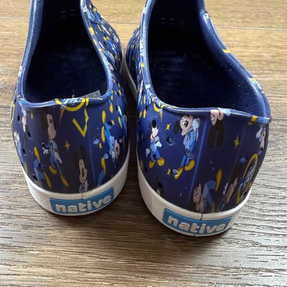 Native x Disney 50th Anniversary Walt Disney World Jefferson Shoes, Size 3 - Picture 5 of 10